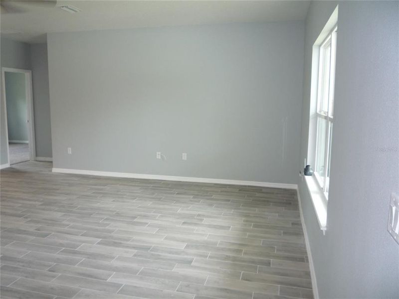 Spacious, unfurnished interior of a new home in , Ocala (Image 16).