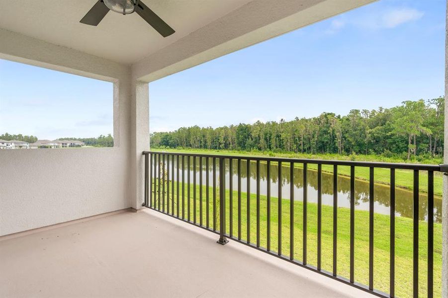 Exterior details and patio area of a home in , Tampa (Image 4).