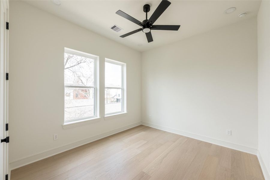 Spacious, unfurnished interior of a new home in , Houston (Image 43).