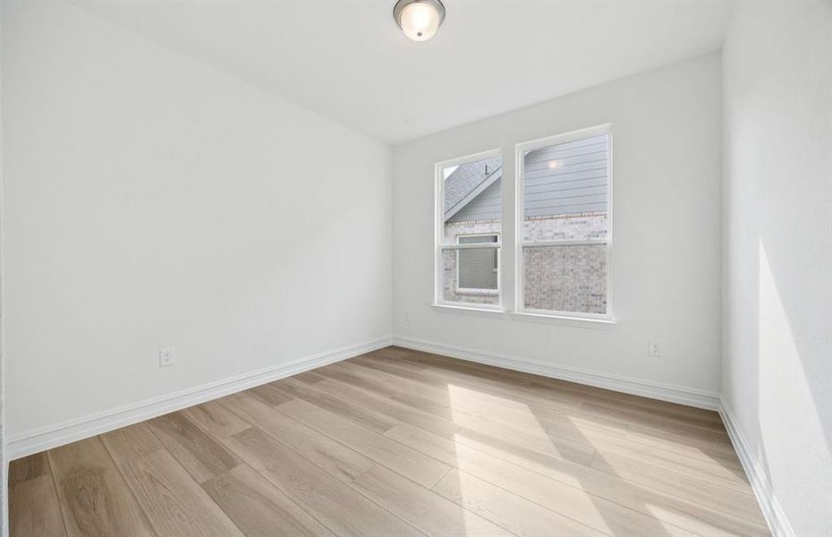 Spacious study Spacious study