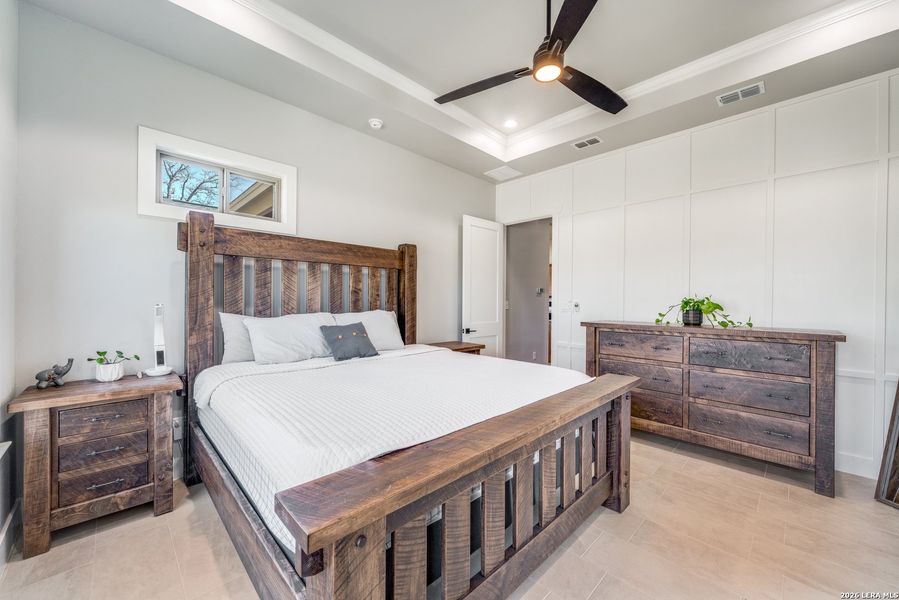 Furnished interior view inside a new home in , La Vernia (Image 12).