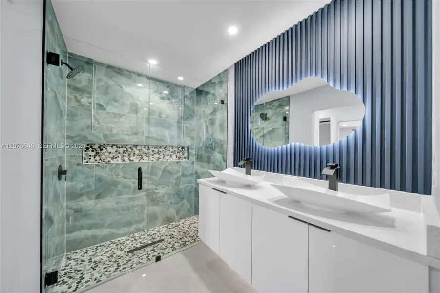Furnished interior view inside a new home in , Cape Coral (Image 12).