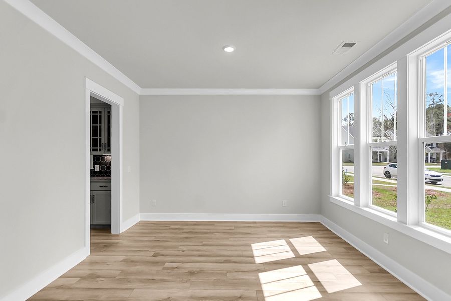 Spacious, unfurnished interior of a new home in Six Oaks, Summerville (Image 29).