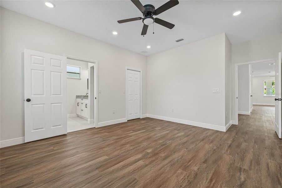 Spacious, unfurnished interior of a new home in , Tampa (Image 19).