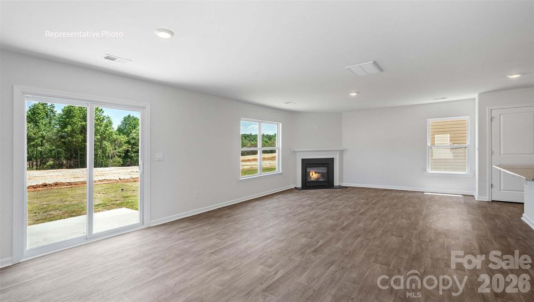 Spacious, unfurnished interior of a new home in Clark Creek Landing, Lincolnton (Image 24).