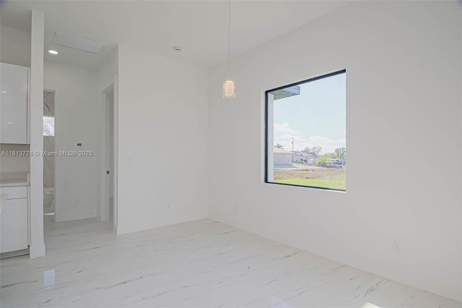 Spacious, unfurnished interior of a new home in , Lehigh Acres (Image 11).