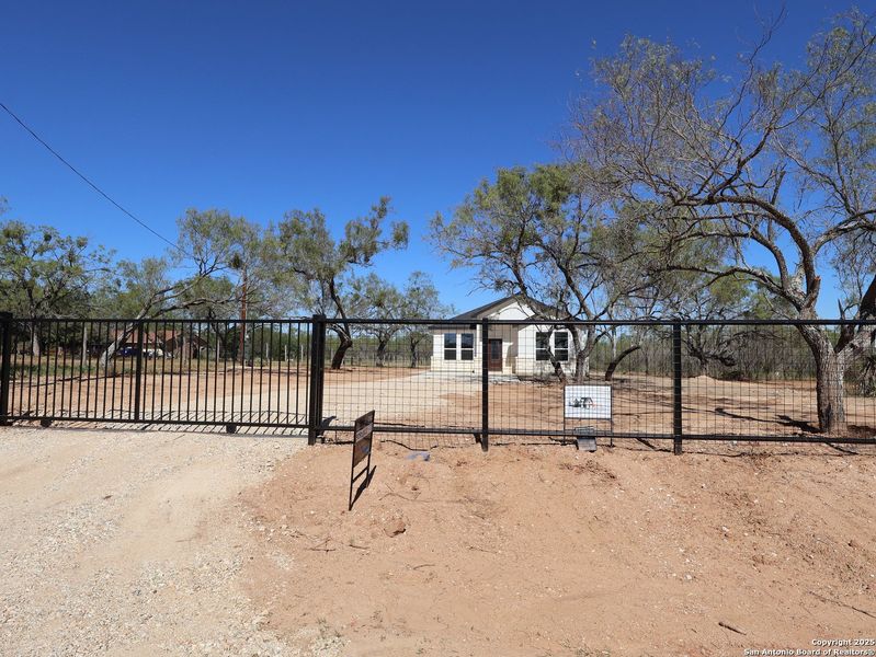 Exterior details and patio area of a home in , Von Ormy (Image 3).