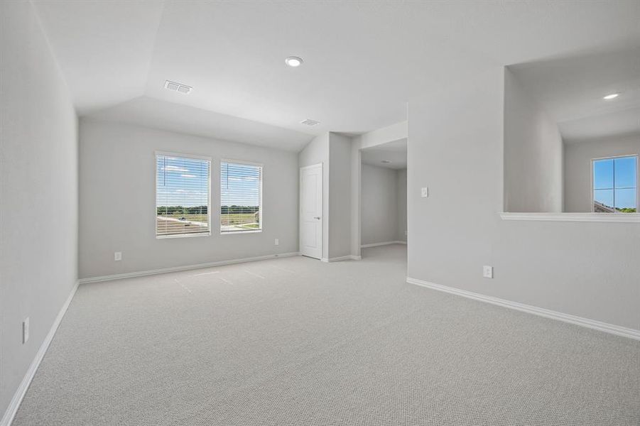 Spacious, unfurnished interior of a new home in Lakehaven - Signature Series, Farmersville (Image 24).