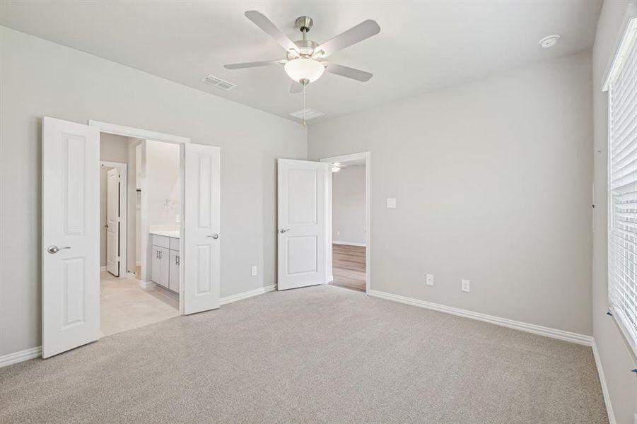 Photo is not of the actual home, but is an inspirational photo of builder’s model home and may depict options, furnishings, and/or decorator features that are not included. Photo is not of the actual home, but is an inspirational photo of builder’s model home and may depict options, furnishings, and/or decorator features that are not included.