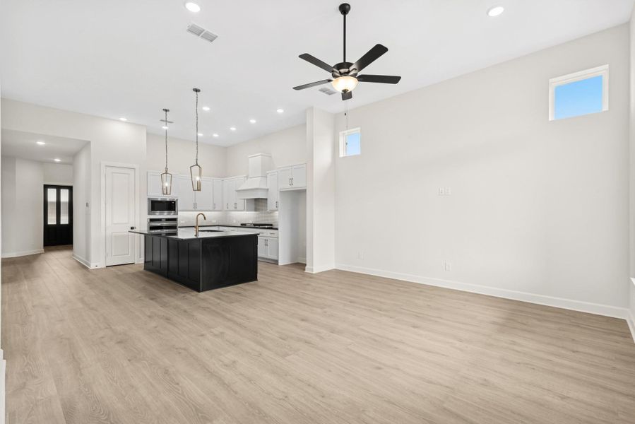 Spacious, unfurnished interior of a new home in ARTAVIA 45' Homesites, Conroe (Image 26).