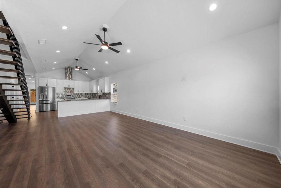 Spacious, unfurnished interior of a new home in , Granite Shoals (Image 21).