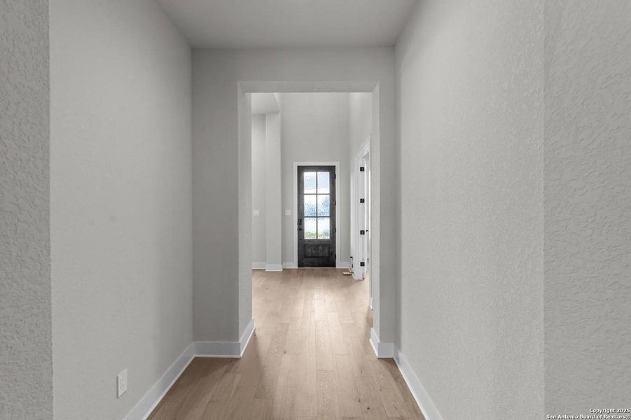Spacious, unfurnished interior of a new home in Esperanza - 70', Boerne (Image 18).