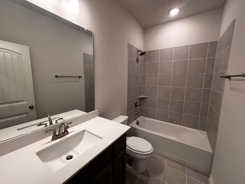 Furnished interior view inside a new home in Hillview Addition, Decatur (Image 8).