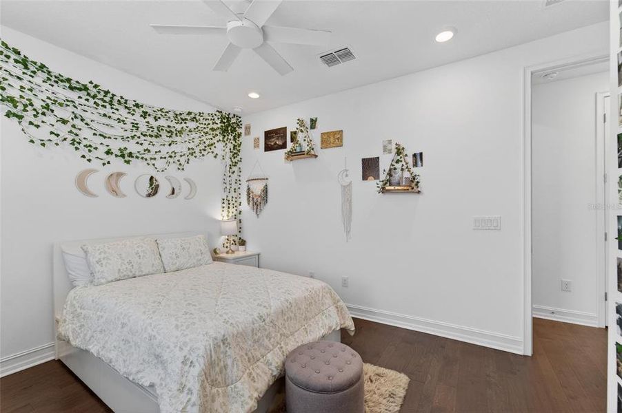 Furnished interior view inside a new home in SouthShore Yacht Club, Ruskin (Image 50).