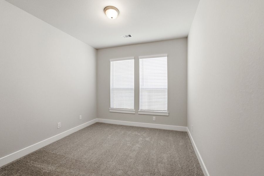 Spacious, unfurnished interior of a new home in Ashland, Richwood (Image 27).