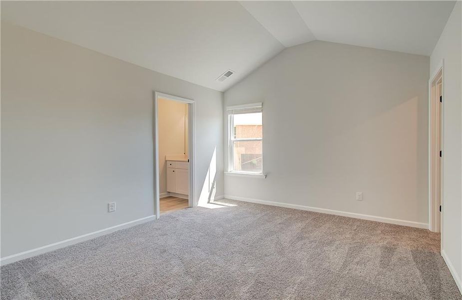Spacious, unfurnished interior of a new home in Grandview at Millers Mill, Stockbridge (Image 21).