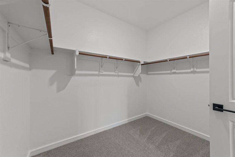 Spacious, unfurnished interior of a new home in Caldwell Lakes, Dallas (Image 17). Spacious, unfurnished interior of a new home in Caldwell Lakes, Dallas (Image 17).