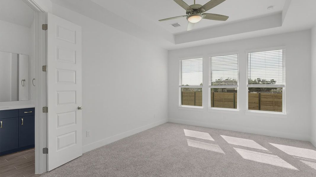 Spacious, unfurnished interior of a new home in Highland Village, Georgetown (Image 16).