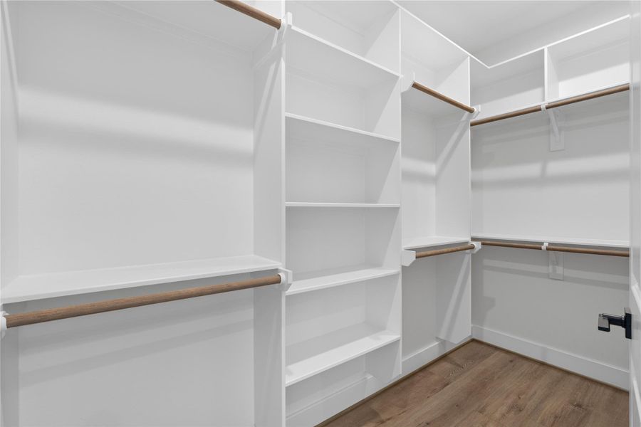 Spacious, unfurnished interior of a new home in , Houston (Image 43).