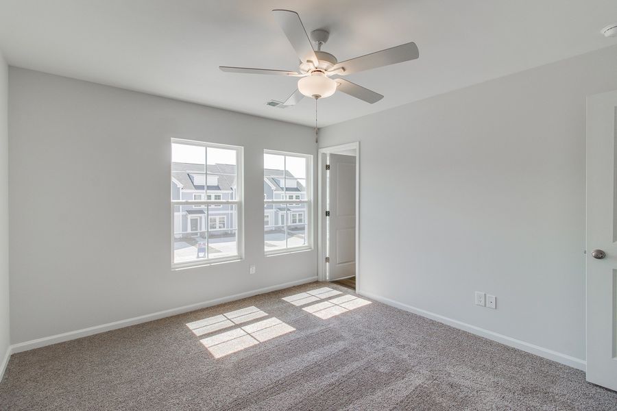 Spacious, unfurnished interior of a new home in Astoria, Columbia (Image 22).