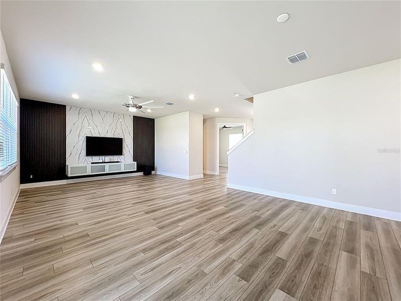 Spacious, unfurnished interior of a new home in Amelia Groves, St. Cloud (Image 21).