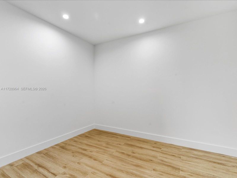 Master Walk-in Closet Master Walk-in Closet