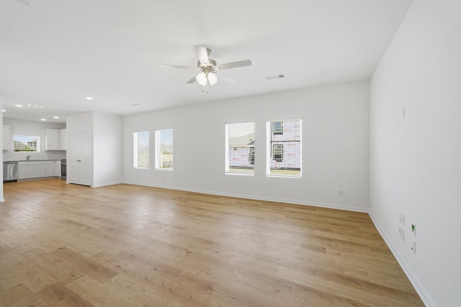 Spacious, unfurnished interior of a new home in Westridge, McKinney (Image 24).