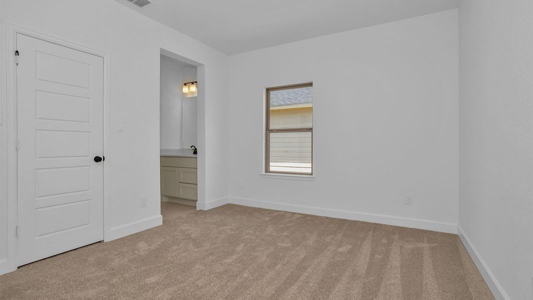 Spacious, unfurnished interior of a new home in Legacy Prairie at Katy Court, Katy (Image 10). Spacious, unfurnished interior of a new home in Legacy Prairie at Katy Court, Katy (Image 10).