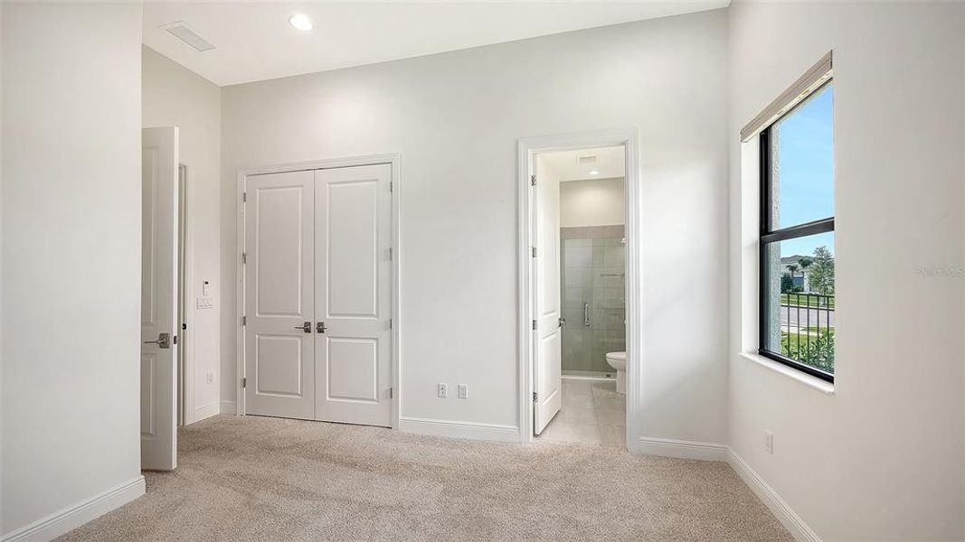 Spacious, unfurnished interior of a new home in Artistry Sarasota, Sarasota (Image 39).