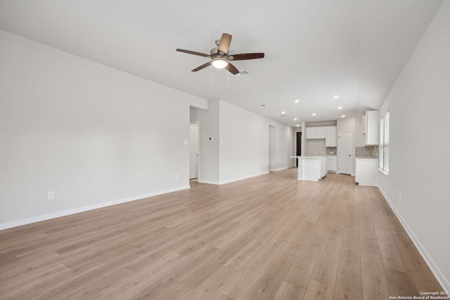 Spacious, unfurnished interior of a new home in Royal Crest, San Antonio (Image 19). Spacious, unfurnished interior of a new home in Royal Crest, San Antonio (Image 19).