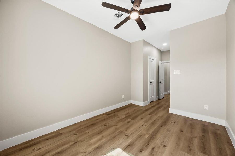 Spacious, unfurnished interior of a new home in , Houston (Image 25).