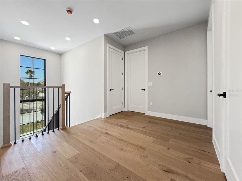 Spacious, unfurnished interior of a new home in College Park, Orlando (Image 89).