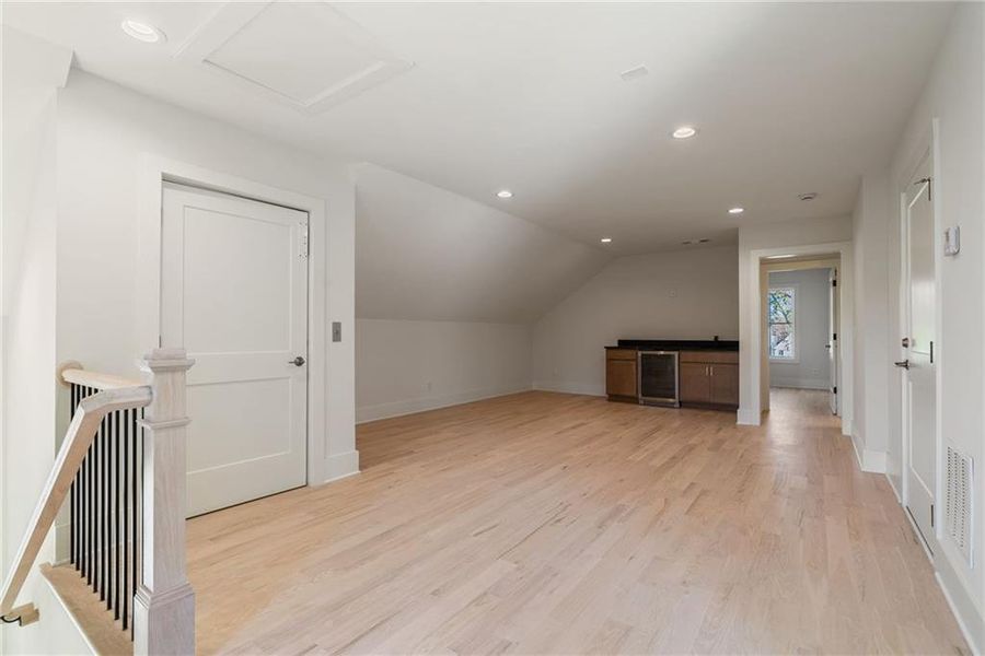 Spacious, unfurnished interior of a new home in , Alpharetta (Image 49).