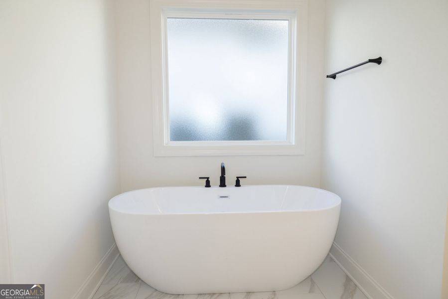 Furnished interior view inside a new home in Twelve Parks, Sharpsburg (Image 17).