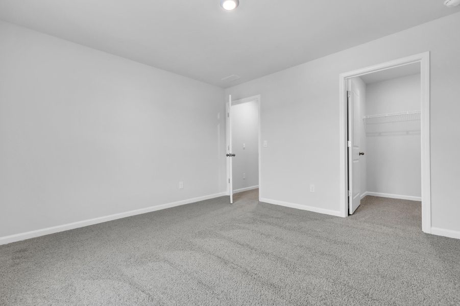 Spacious, unfurnished interior of a new home in Carolina Groves, Moncks Corner (Image 13).