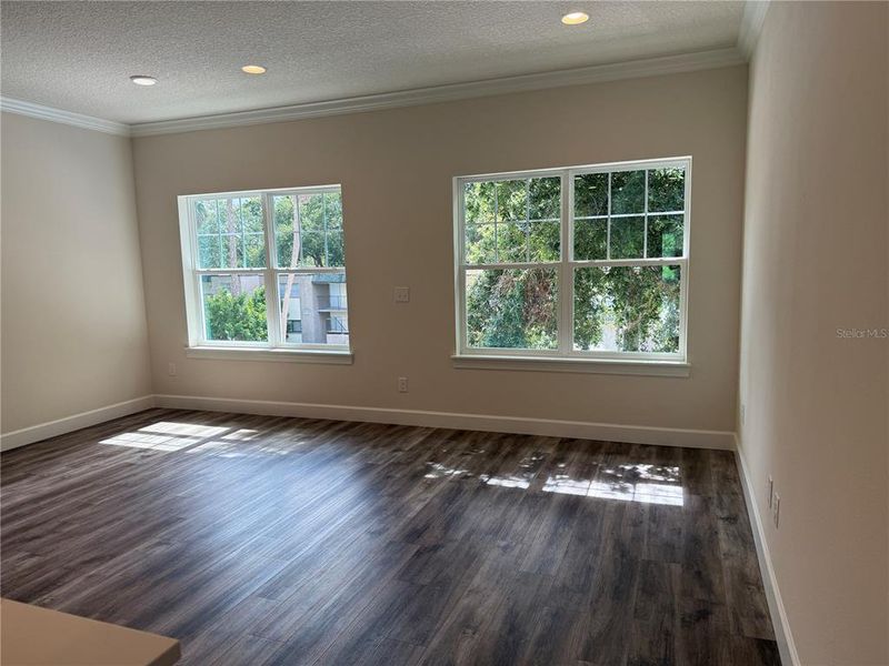 Spacious, unfurnished interior of a new home in , Tampa (Image 28).