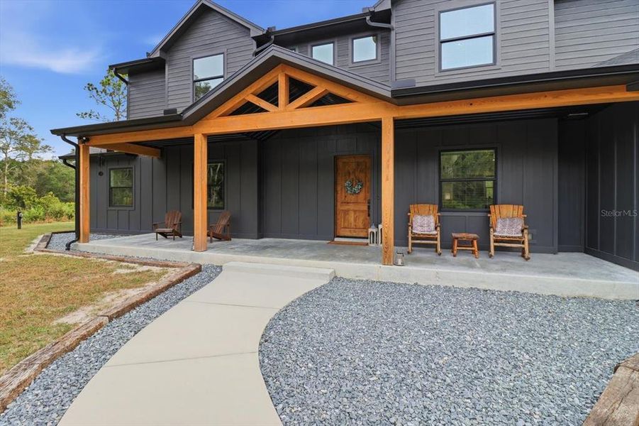 Exterior details and patio area of a home in , Inglis (Image 42).