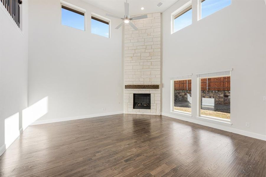 Spacious, unfurnished interior of a new home in Triple Diamond Ranch, Mansfield (Image 32).