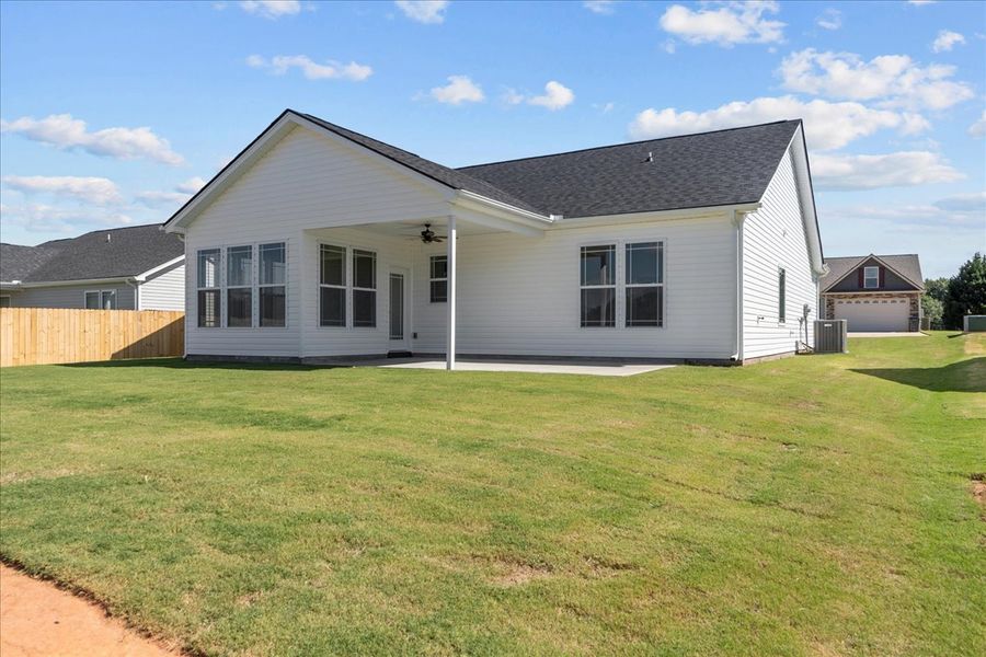 Representative exterior details of a home built from the Cherokee by Enchanted Homes in Lonesome Dove, San Antonio (Image 28).