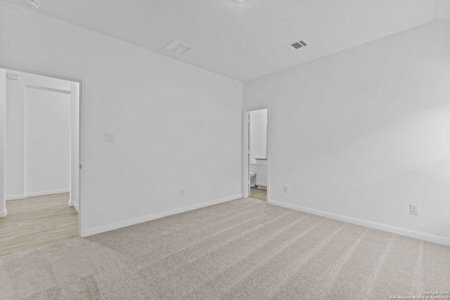 Spacious, unfurnished interior of a new home in Gatehouse: Brookstone II Collection, New Braunfels (Image 13).