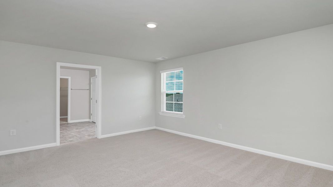 Spacious, unfurnished interior of a new home in Livingston Woods, Irmo (Image 21).