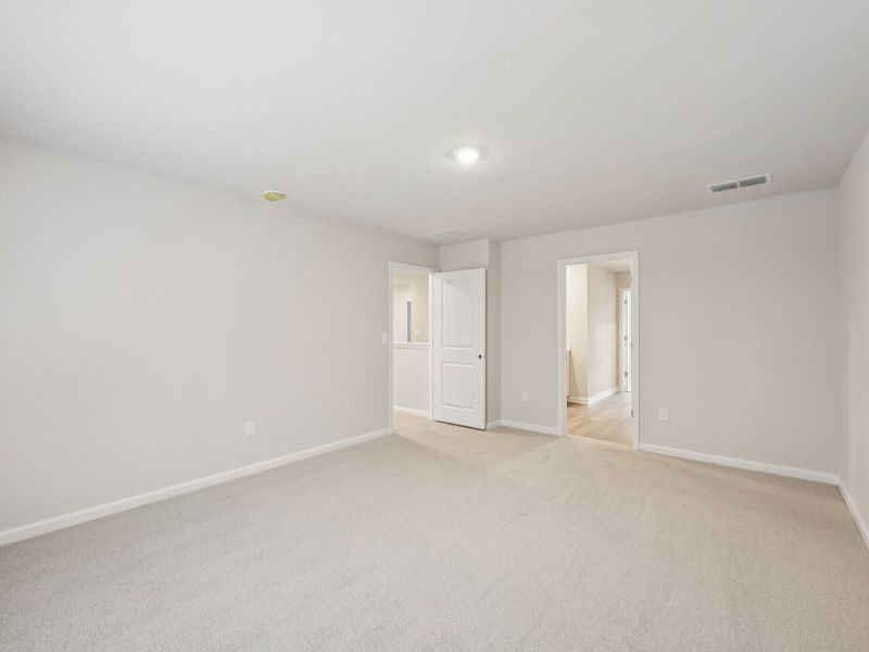 Spacious, unfurnished interior of a new home in Northwoods at Mirror Lake, Villa Rica (Image 14).
