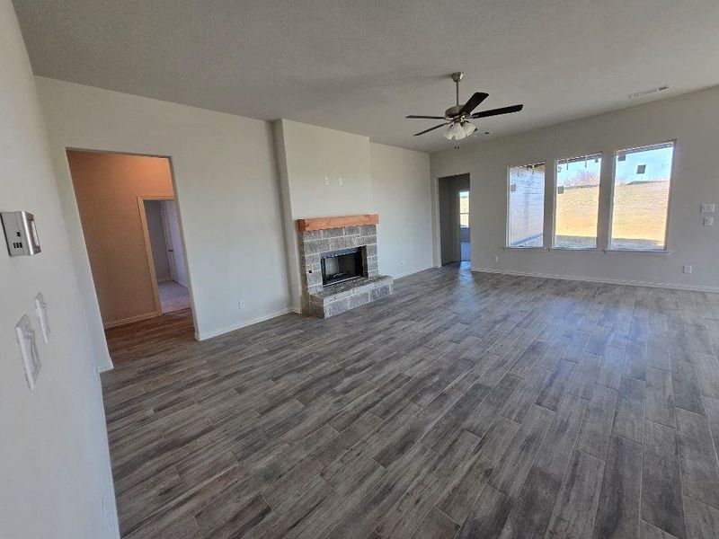 Spacious, unfurnished interior of a new home in Hillview Addition, Decatur (Image 7).