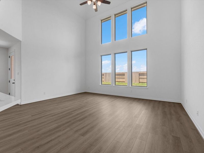 Spacious, unfurnished interior of a new home in Sunterra Lakes, Brookshire (Image 14). Spacious, unfurnished interior of a new home in Sunterra Lakes, Brookshire (Image 14).