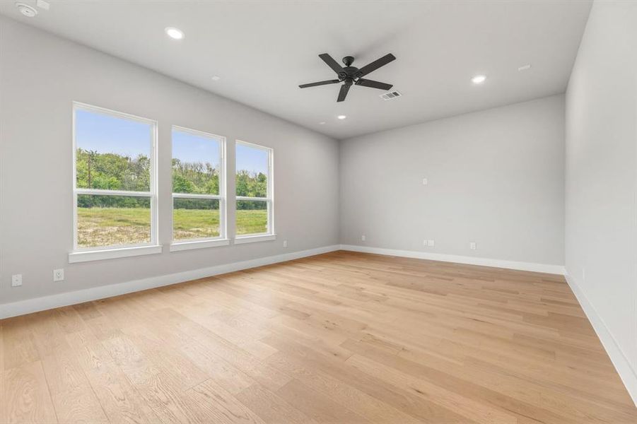Spacious, unfurnished interior of a new home in Capitol Hill, Anna (Image 20).