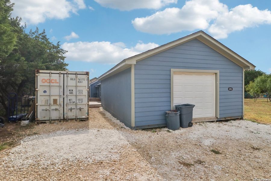 Exterior details and patio area of a home in , Bandera (Image 18).