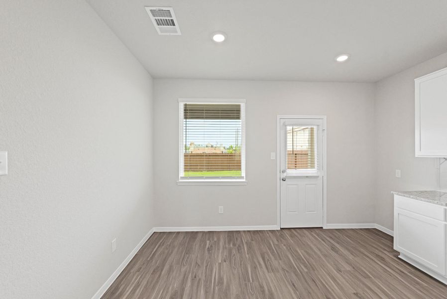 Spacious, unfurnished interior of a new home in Bammel Oaks, Houston (Image 19). Spacious, unfurnished interior of a new home in Bammel Oaks, Houston (Image 19).