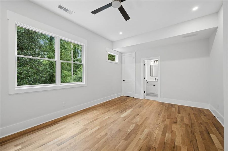 Spacious, unfurnished interior of a new home in , Atlanta (Image 66).