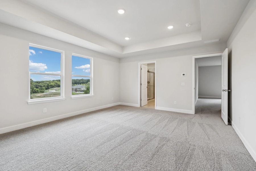 Spacious, unfurnished interior of a new home in Cades Bluff, Lebanon (Image 28).