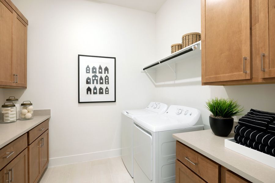 Representative furnished interior of a home built from the Dominic by Risewell Homes in Novel, Austin (Image 16).